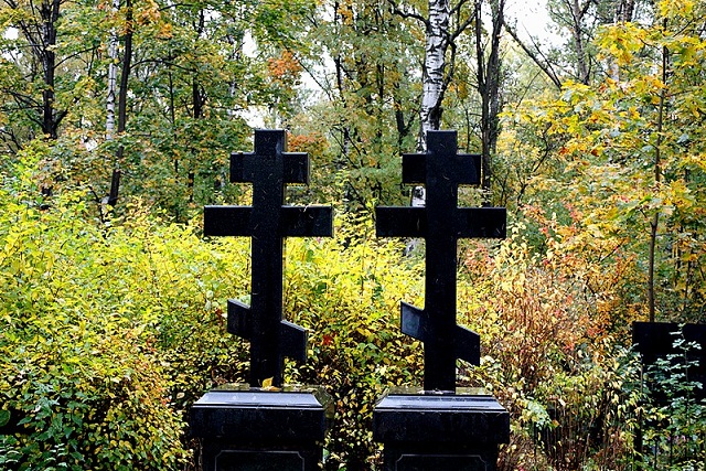 tomb-crosses-at-bogoslovskoye-cemetery-in-st-petersburg.jpg